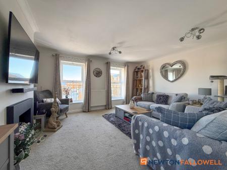 3 bedroom End of terrace house for sale in Cludd Avenue, Newark