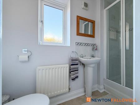 3 bedroom End of terrace house for sale in Cludd Avenue, Newark