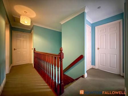 5 bedroom Detached house for sale in Beacon Hill Road, Newark