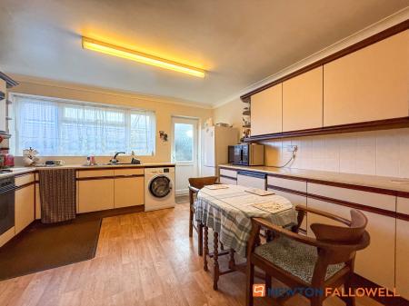 3 bedroom Detached bungalow for sale in Grange Road, Newark