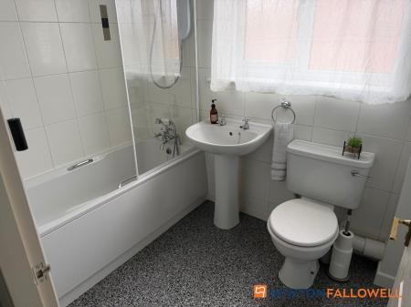 2 bedroom Semi-detached house for sale in Maple Drive, Bassingham