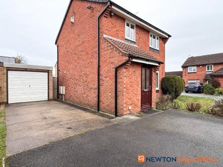 3 bedroom Detached house for sale in Robinson Close, Newark