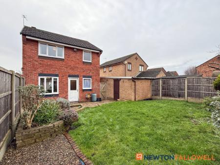3 bedroom Detached house for sale in Robinson Close, Newark