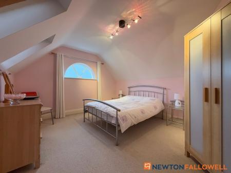 6 bedroom Detached house for sale in Glebe Park, Balderton