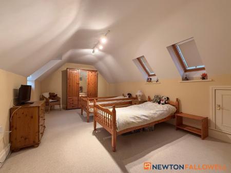 6 bedroom Detached house for sale in Glebe Park, Balderton