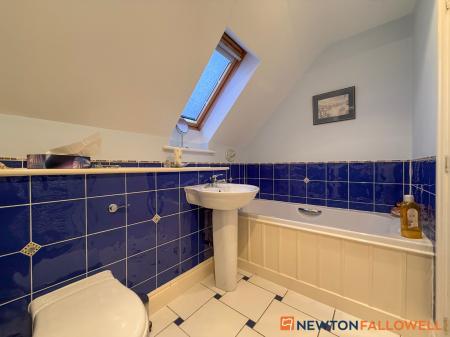 6 bedroom Detached house for sale in Glebe Park, Balderton