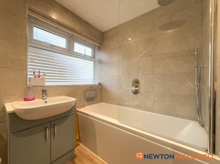 3 bedroom Semi-detached house for sale in Macaulay Drive, Balderton
