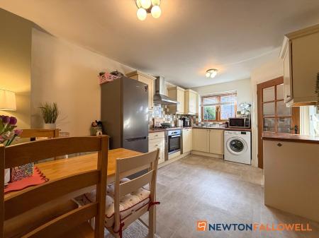 2 bedroom Semi-detached house for sale in Peacocks Launde, Claypole