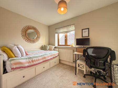 2 bedroom Semi-detached house for sale in Peacocks Launde, Claypole