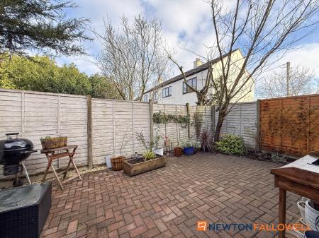 2 bedroom Semi-detached house for sale in Peacocks Launde, Claypole