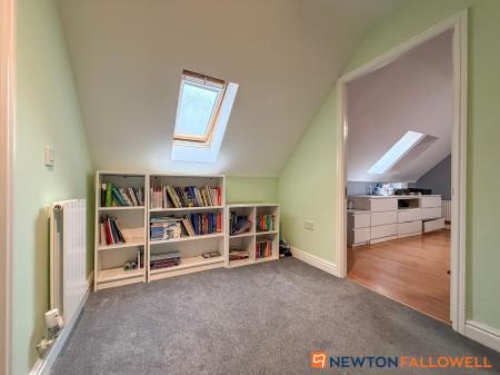 5 bedroom Detached house for sale in Dale Way, Fernwood