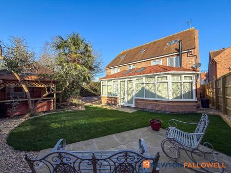 5 bedroom Detached house for sale in Dale Way, Fernwood