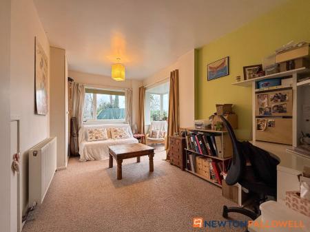 4 bedroom Detached house for sale in Markwick Close, Newark