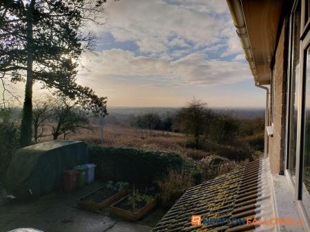 4 bedroom Detached house for sale in Markwick Close, Newark