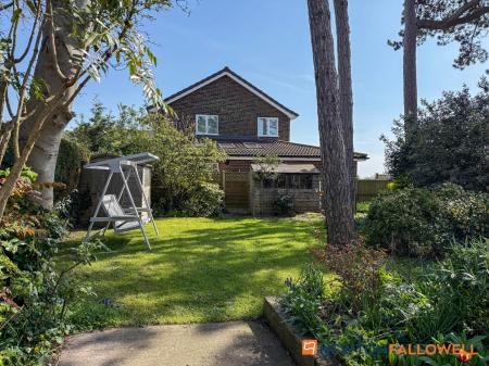 4 bedroom Detached house for sale in Markwick Close, Newark