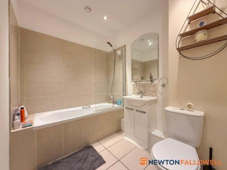 2 bedroom Flat for sale in The Roundhead Building, Warwick Brewery, Newark