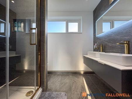 4 bedroom Detached house for sale in Chestnut Grove, Farndon