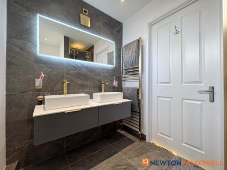 4 bedroom Detached house for sale in Chestnut Grove, Farndon