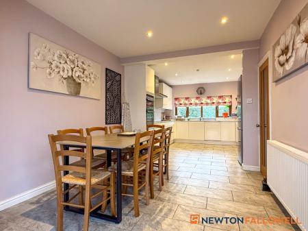 4 bedroom Detached house for sale in Main Street, South Muskham