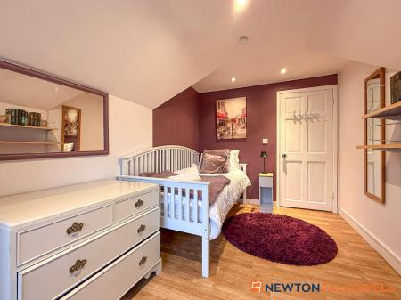 4 bedroom Detached house for sale in Main Street, South Muskham