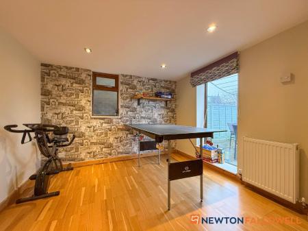 4 bedroom Detached house for sale in Main Street, South Muskham