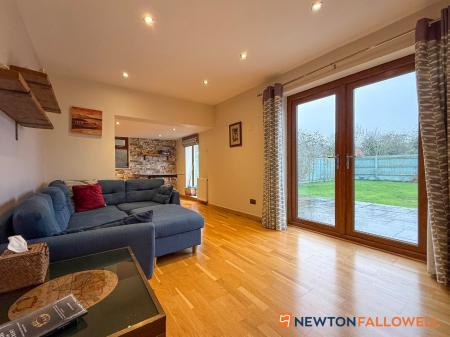 4 bedroom Detached house for sale in Main Street, South Muskham