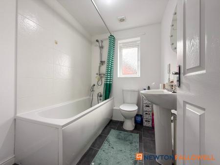 3 bedroom Semi-detached house for sale in Sir Brian Way, Bilsthorpe