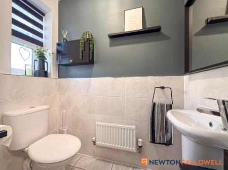 4 bedroom Semi-detached house for sale in Flaxley Lane, Middlebeck, Newark