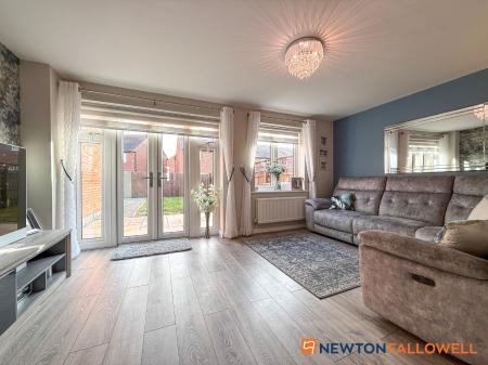 4 bedroom Semi-detached house for sale in Flaxley Lane, Middlebeck, Newark