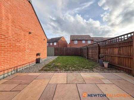 4 bedroom Semi-detached house for sale in Flaxley Lane, Middlebeck, Newark