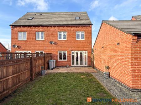 4 bedroom Semi-detached house for sale in Flaxley Lane, Middlebeck, Newark