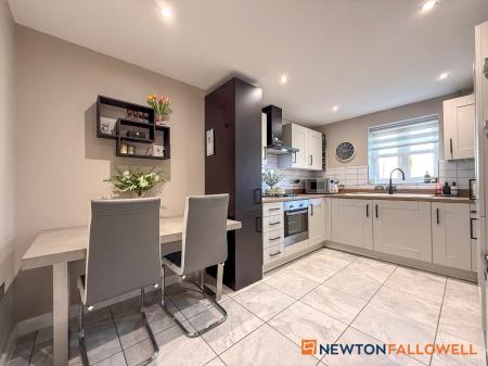 4 bedroom Semi-detached house for sale in Flaxley Lane, Middlebeck, Newark