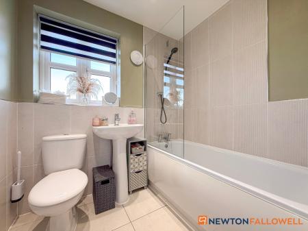 4 bedroom Semi-detached house for sale in Flaxley Lane, Middlebeck, Newark