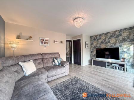 4 bedroom Semi-detached house for sale in Flaxley Lane, Middlebeck, Newark