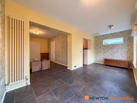 4 bedroom Detached house for sale in Lacey Green, Balderton