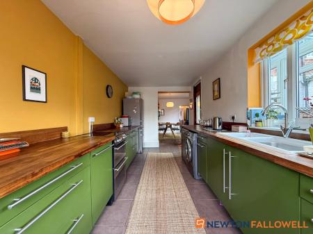 4 bedroom End of terrace house for sale in Harcourt Street, Newark