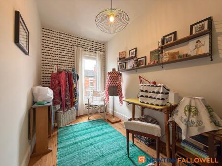 4 bedroom End of terrace house for sale in Harcourt Street, Newark
