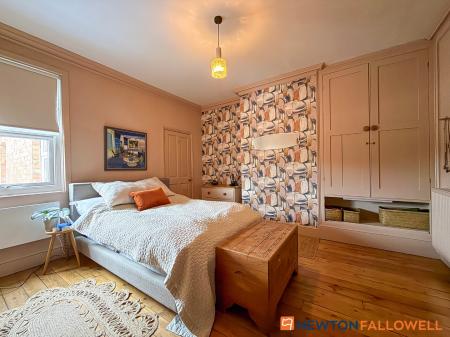 4 bedroom End of terrace house for sale in Harcourt Street, Newark