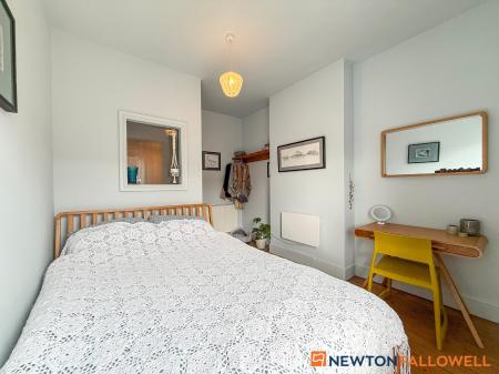 4 bedroom End of terrace house for sale in Harcourt Street, Newark