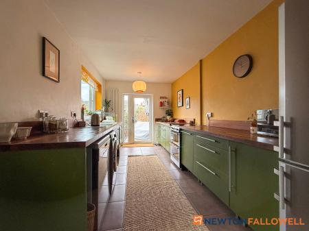 4 bedroom End of terrace house for sale in Harcourt Street, Newark