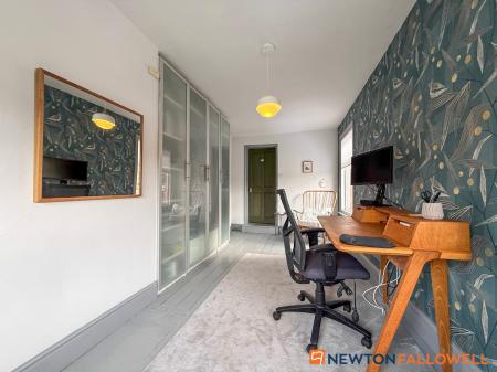 4 bedroom End of terrace house for sale in Harcourt Street, Newark