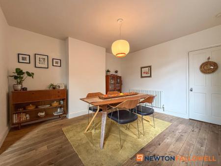4 bedroom End of terrace house for sale in Harcourt Street, Newark