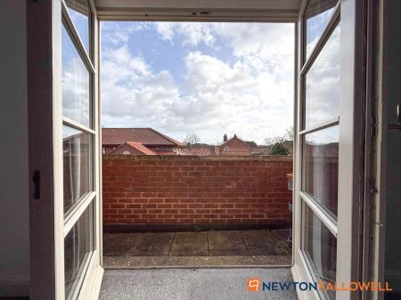 2 bedroom Flat for sale in Guildhall Street, Newark