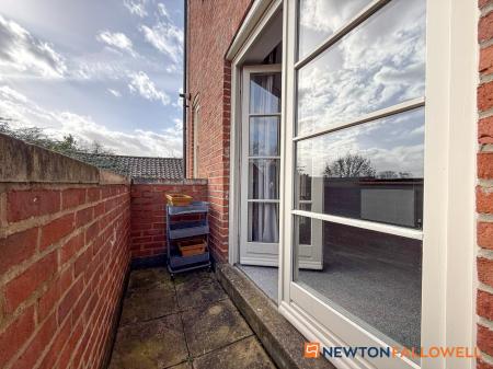 2 bedroom Flat for sale in Guildhall Street, Newark