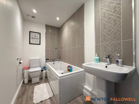 3 bedroom Semi-detached house for sale in Birch Road, Balderton