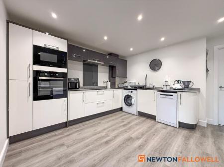 3 bedroom Semi-detached house for sale in Birch Road, Balderton