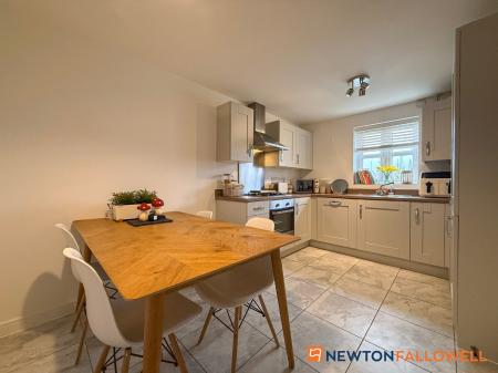 4 bedroom Semi-detached house for sale in Flaxley Lane, Middlebeck, Newark