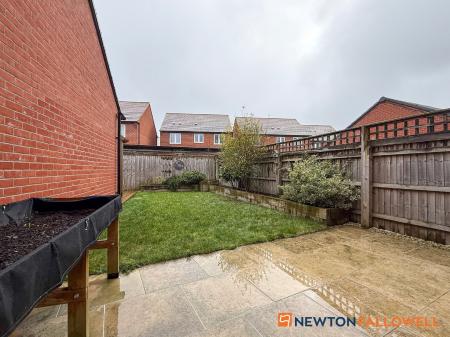 4 bedroom Semi-detached house for sale in Flaxley Lane, Middlebeck, Newark