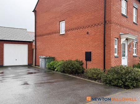 4 bedroom Semi-detached house for sale in Flaxley Lane, Middlebeck, Newark
