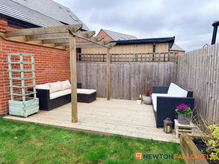 4 bedroom Semi-detached house for sale in Flaxley Lane, Middlebeck, Newark